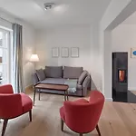 Gaestehaus Cantzheim Bed & Breakfast 4*
